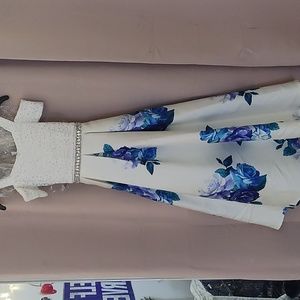 Girls dress with pockets  only used 1 time